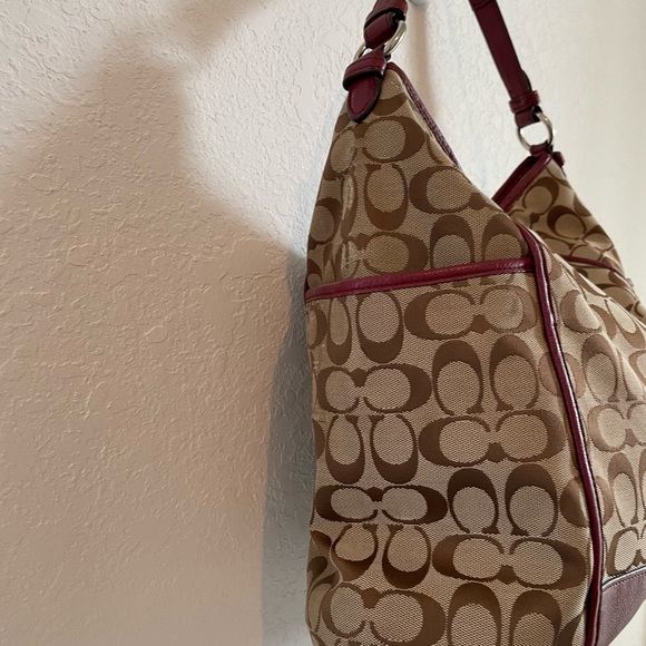 Coach Park signature hobo, jacquard, print, burgundy, trim F 30341 top zip - Picture 3 of 11